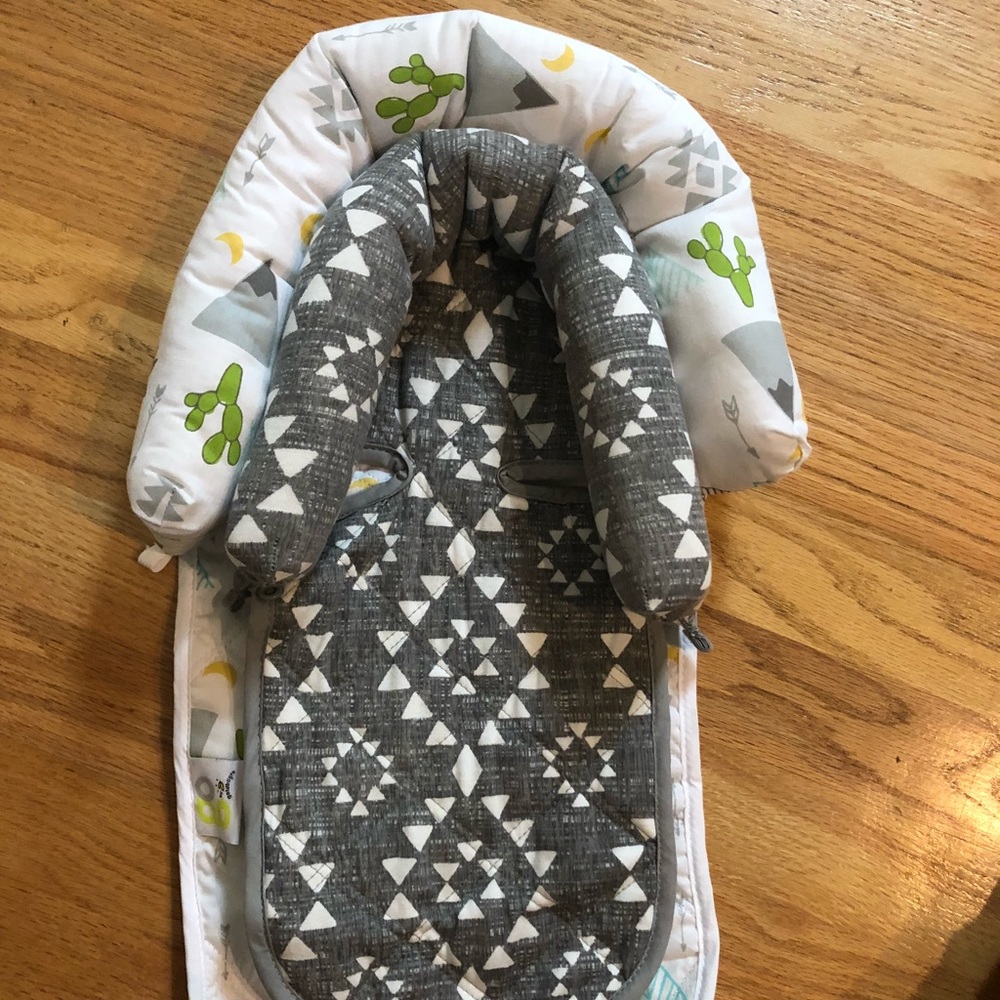 Car seat head supports